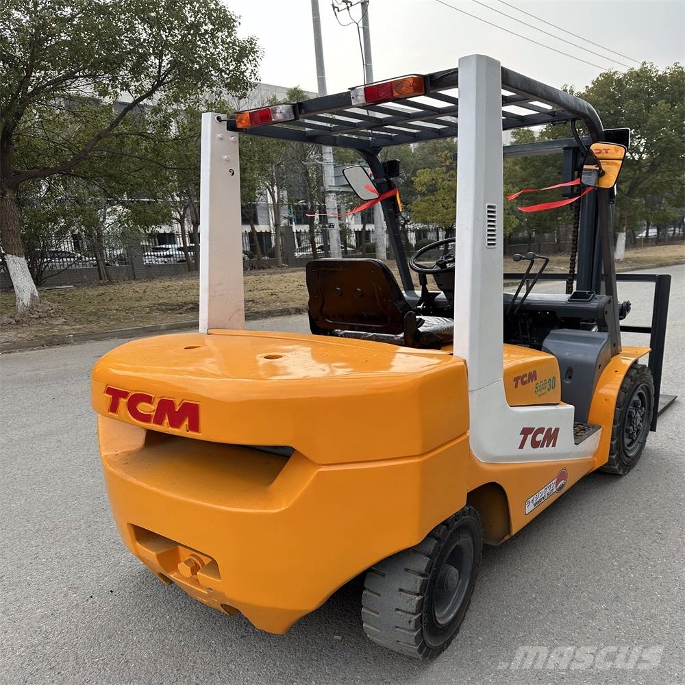 TCM FD30ZT شاحنات الديزل