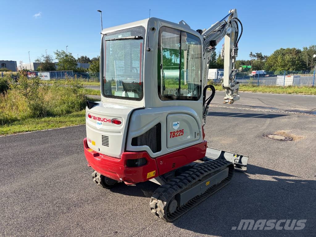 Takeuchi TB 225 Mini excavators < 7t (Mini diggers)