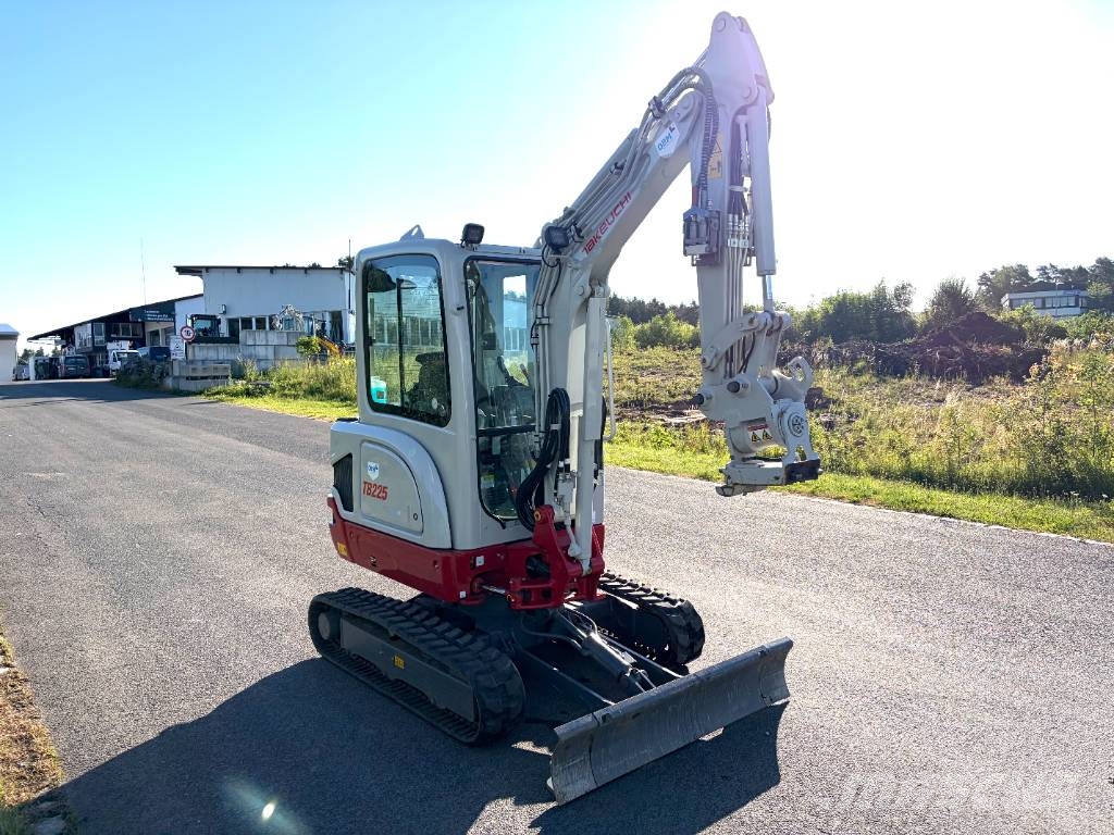 Takeuchi TB 225 Mini excavators < 7t (Mini diggers)