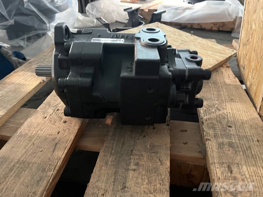 Hitachi EX55 Hydraulic Pump Хидравлични