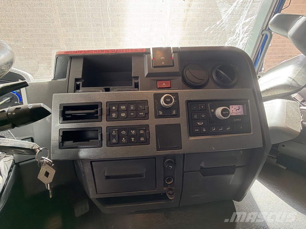 Renault T 460 DTI 11 *ACCIDENTE*DAMAGED*UNFALL* وحدات الجر