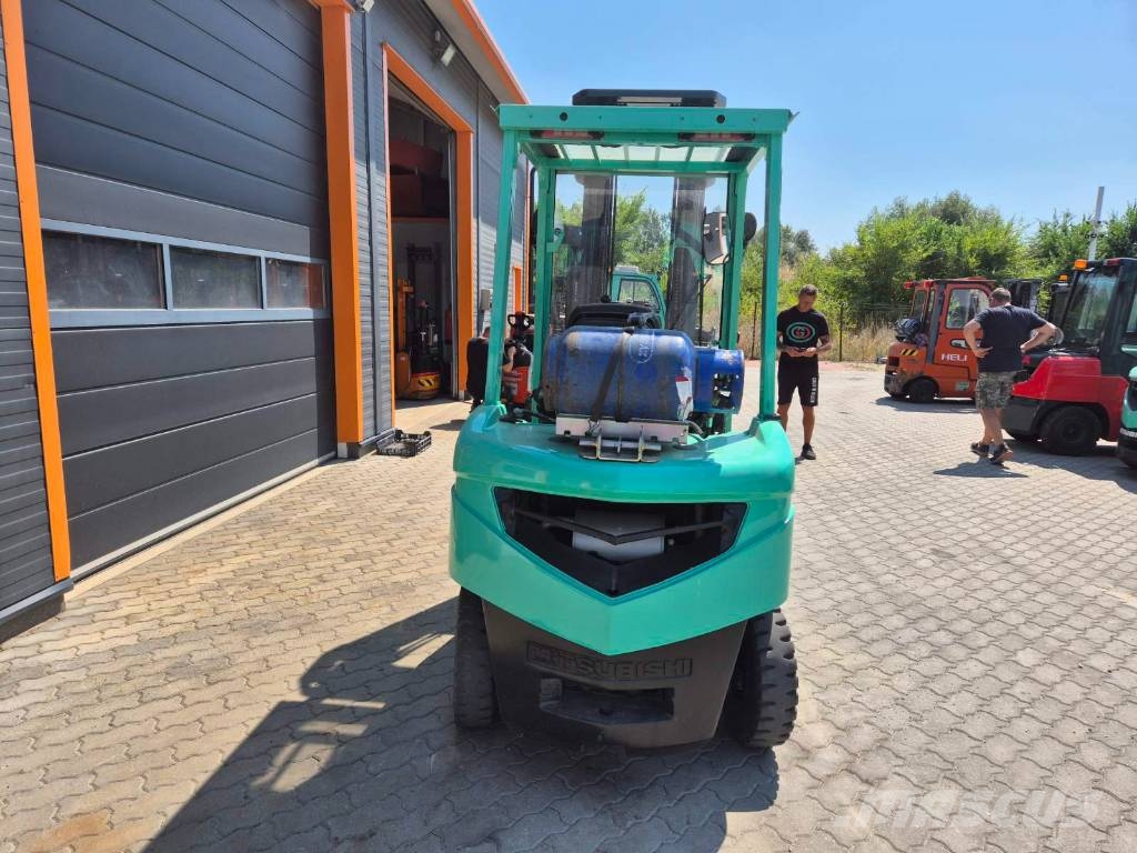 Mitsubishi FG 25NT Gázüzemű targoncák
