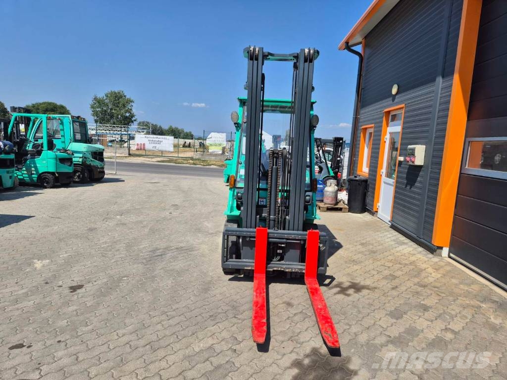 Mitsubishi FG 25NT Gázüzemű targoncák