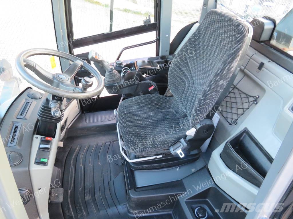 Kramer 8155 Kolesni nakladalci