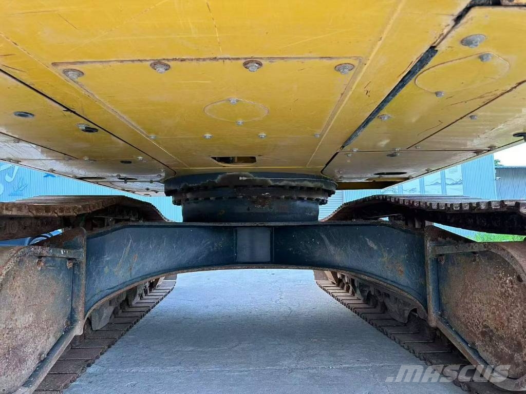 Komatsu PC 300 대형 굴삭기 29톤 이상