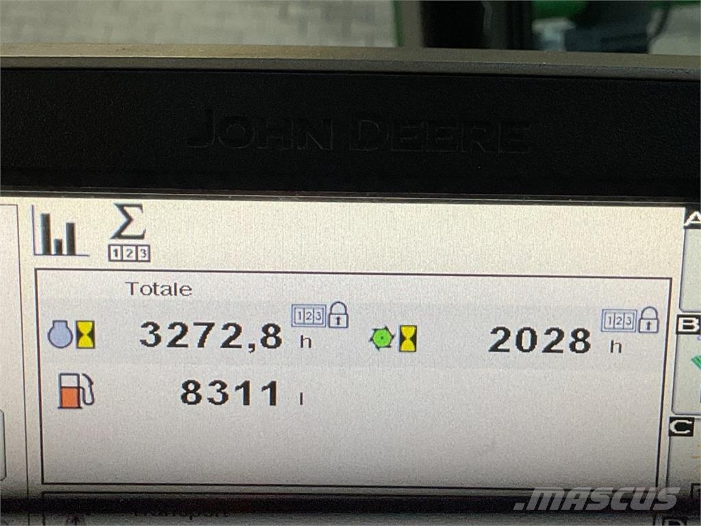 John Deere 8800i Szecskázók