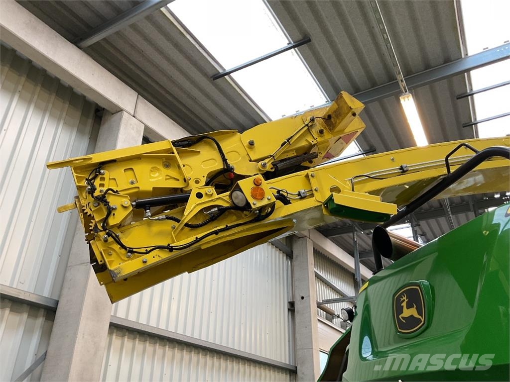 John Deere 8800i Szecskázók