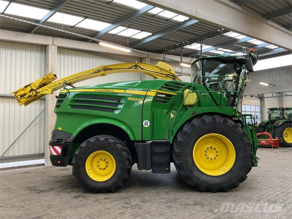 John Deere 8800i Szecskázók