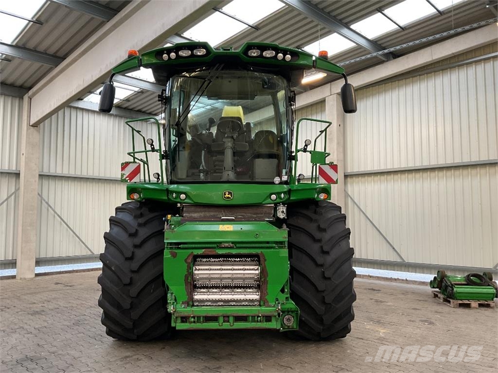 John Deere 8800i Szecskázók