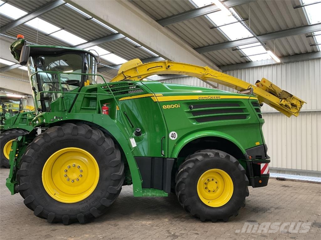 John Deere 8800i Szecskázók