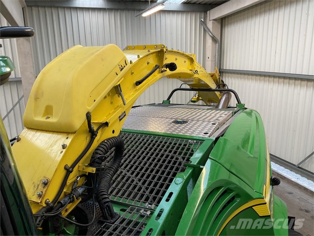 John Deere 8800i Szecskázók