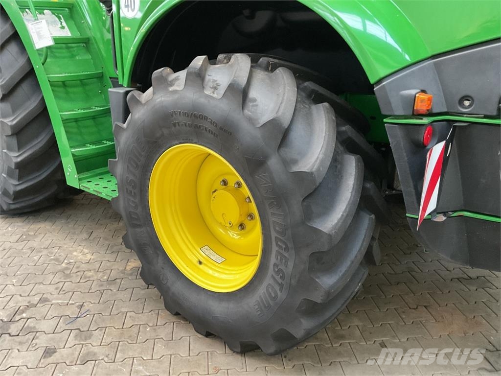 John Deere 8800i Szecskázók