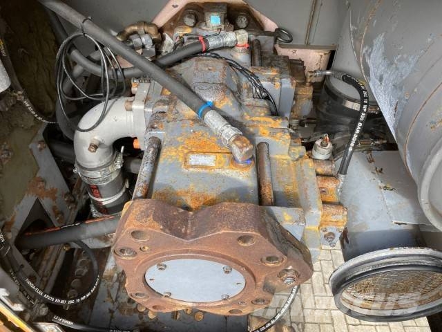 Hitachi EX 800-5 Roomikekskavaatorid