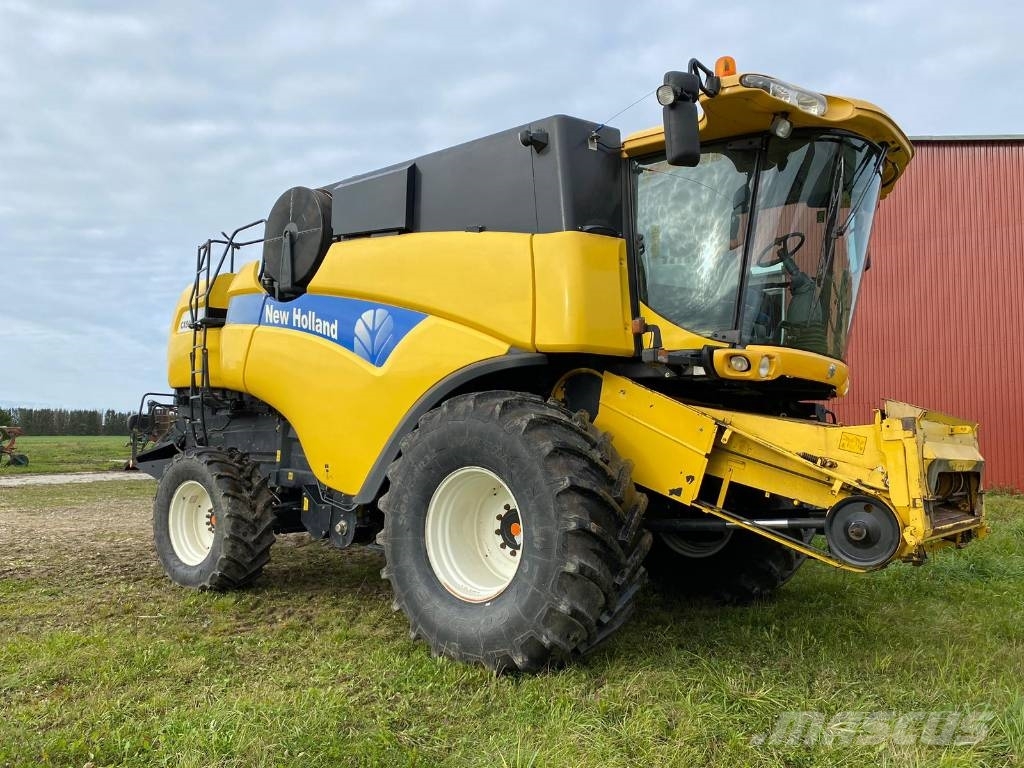 New Holland CX 8060 Kombinované zberacie stroje