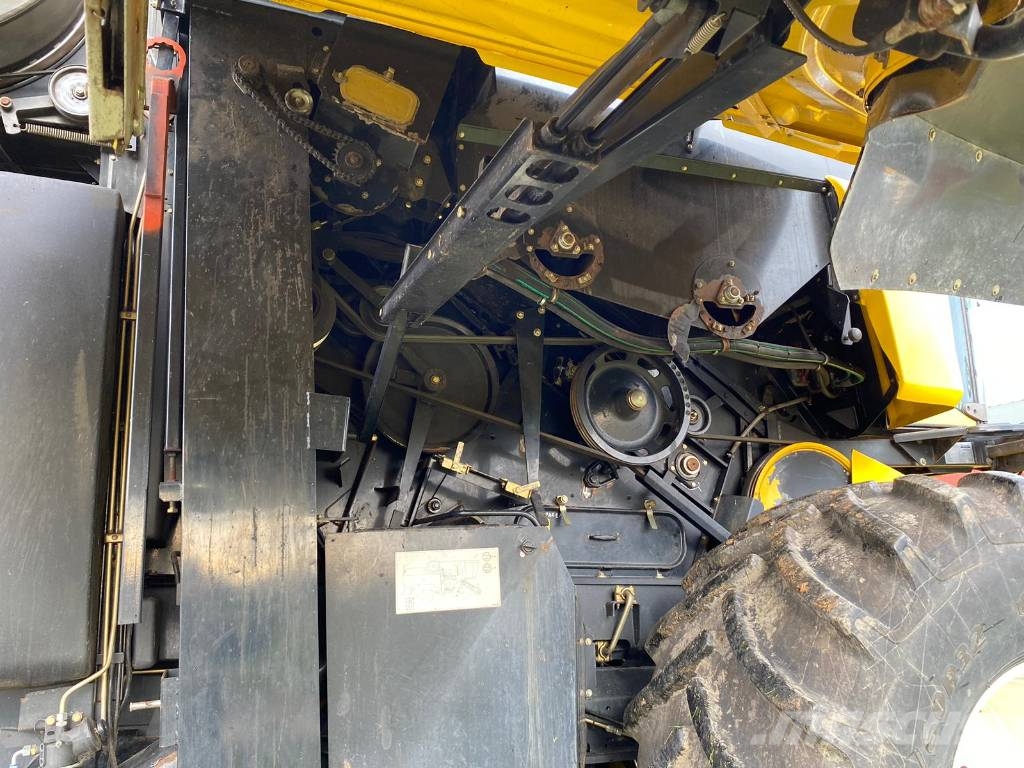 New Holland CX 8060 Kombinované zberacie stroje