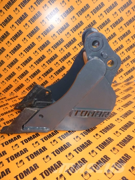 TOMAR Łyżka kopiąca 23 cm z zębami JCB 8014, 8015 Łyżki do koparek