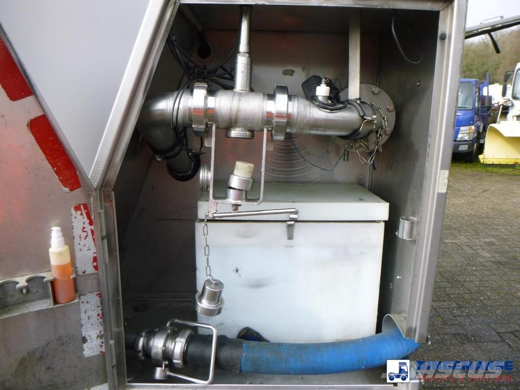 Maisonneuve Food (milk) tank inox 29 m3 / 1 comp + pump Tankopleggers