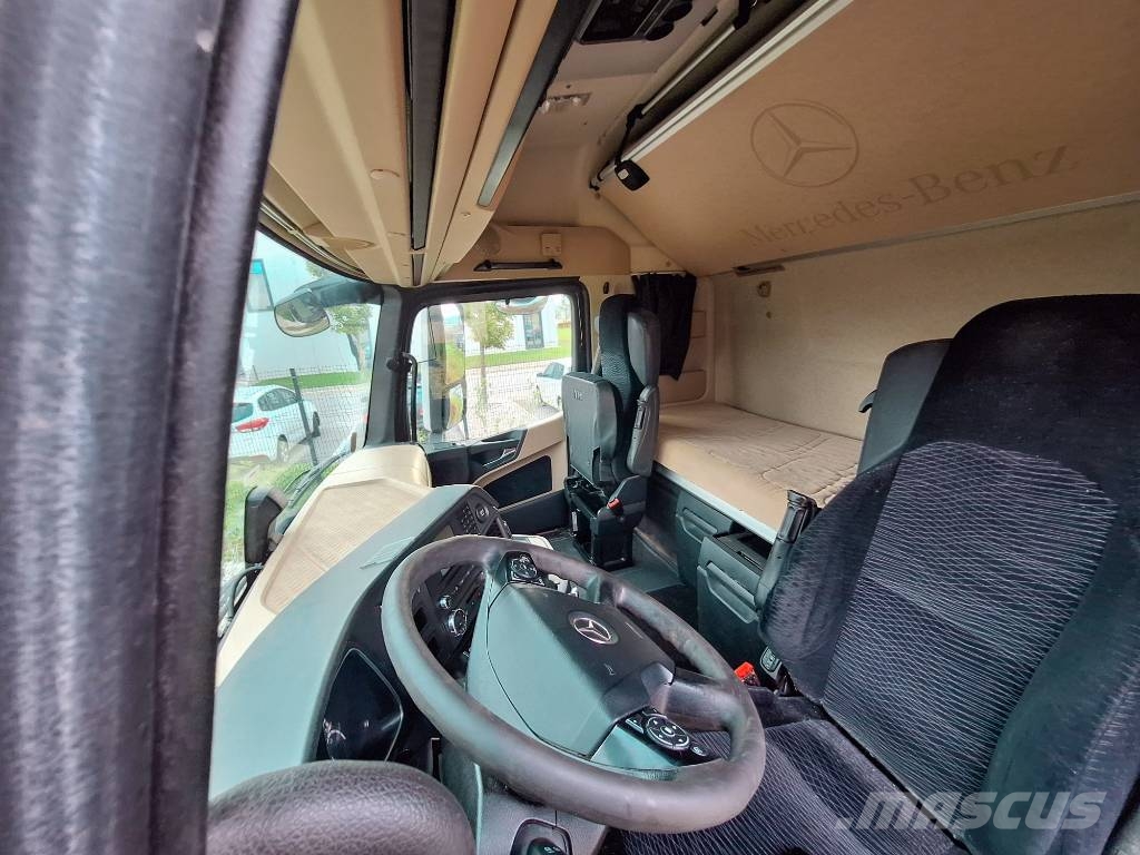 Mercedes-Benz 1845 LS Tovornjaki s kesonom/platojem