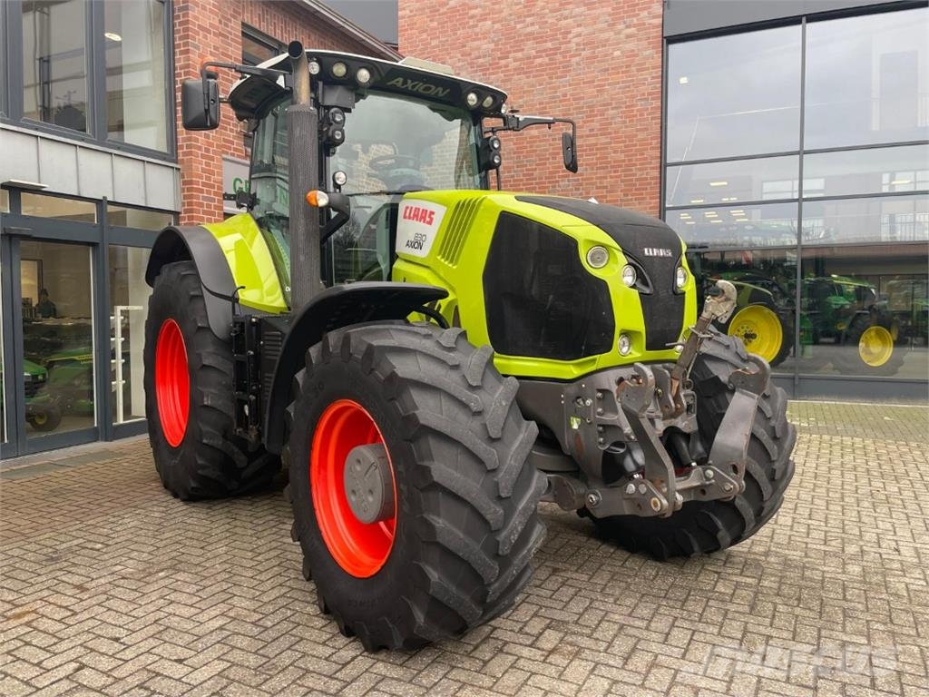 CLAAS Axion 830 트랙터