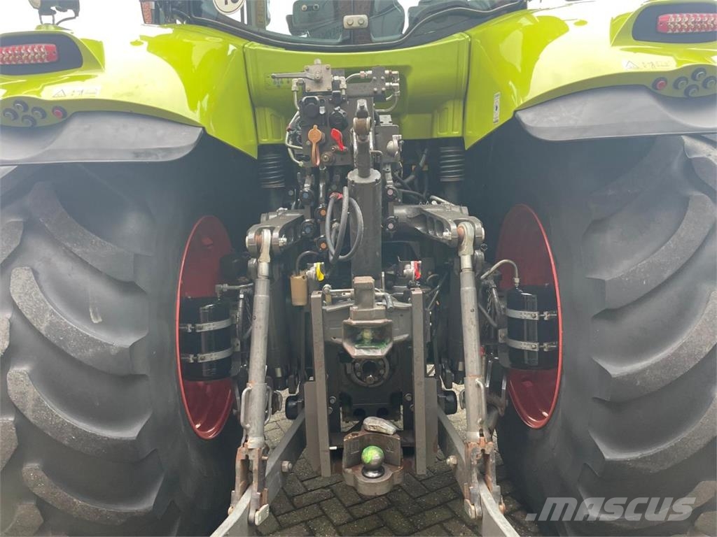 CLAAS Axion 830 트랙터