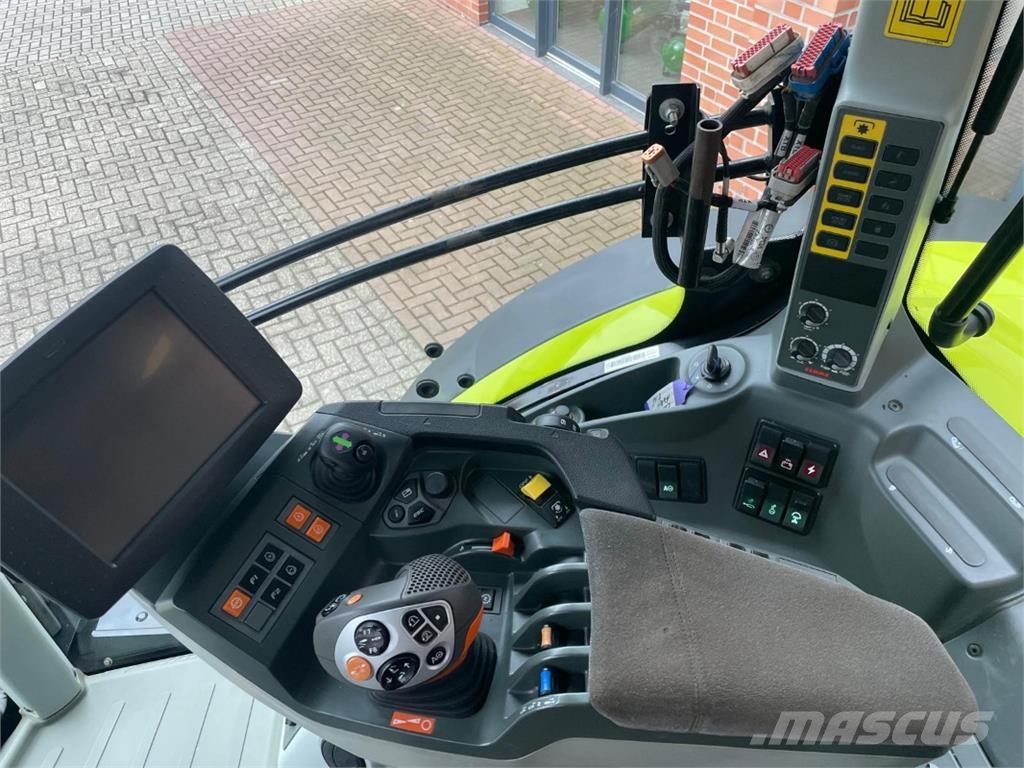 CLAAS Axion 830 트랙터