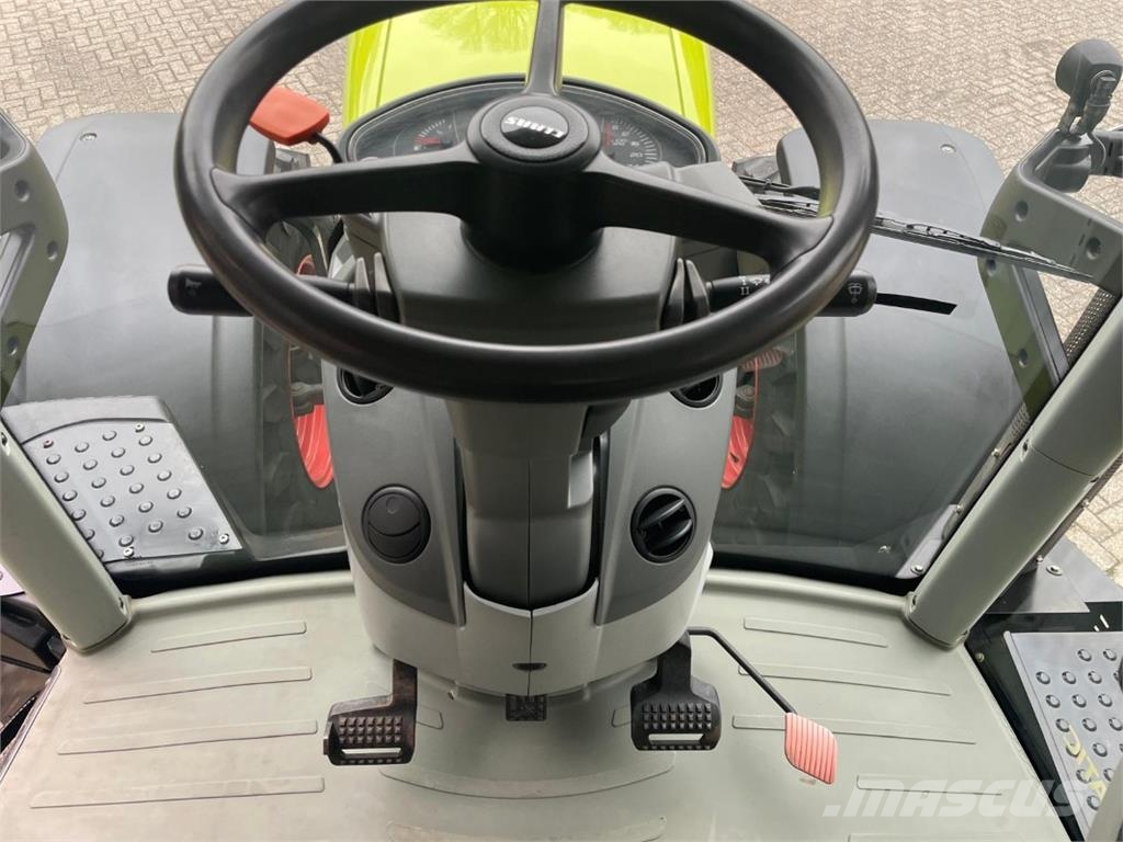 CLAAS Axion 830 트랙터
