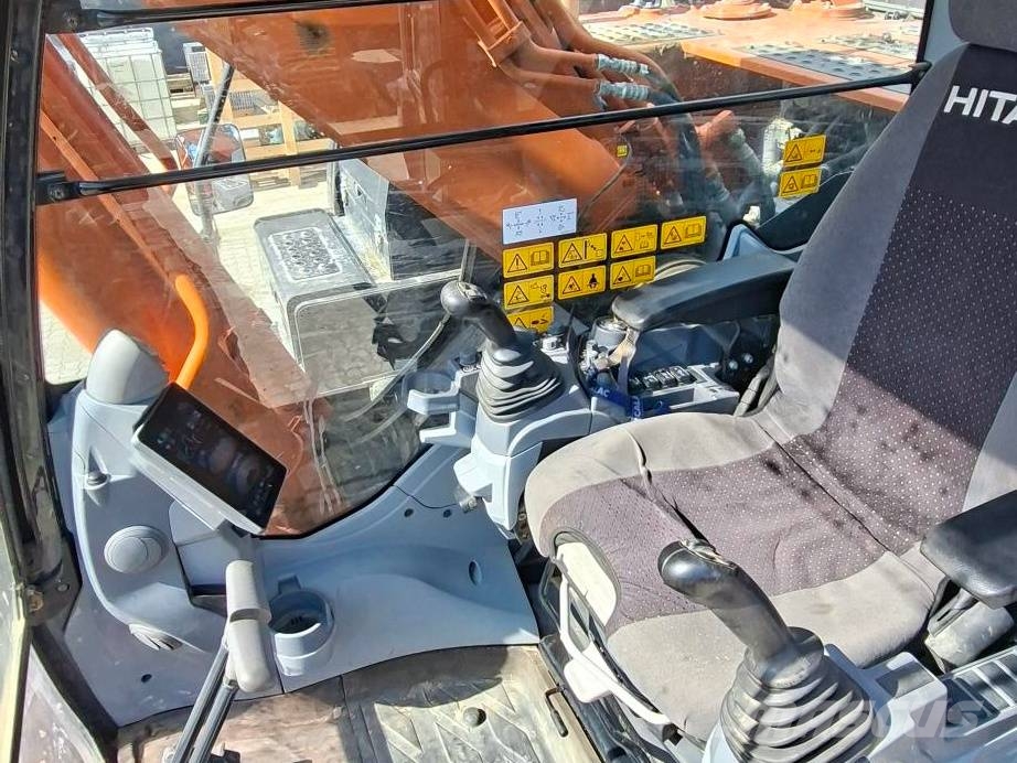 Hitachi ZX 300 LCN-7 Raupenbagger