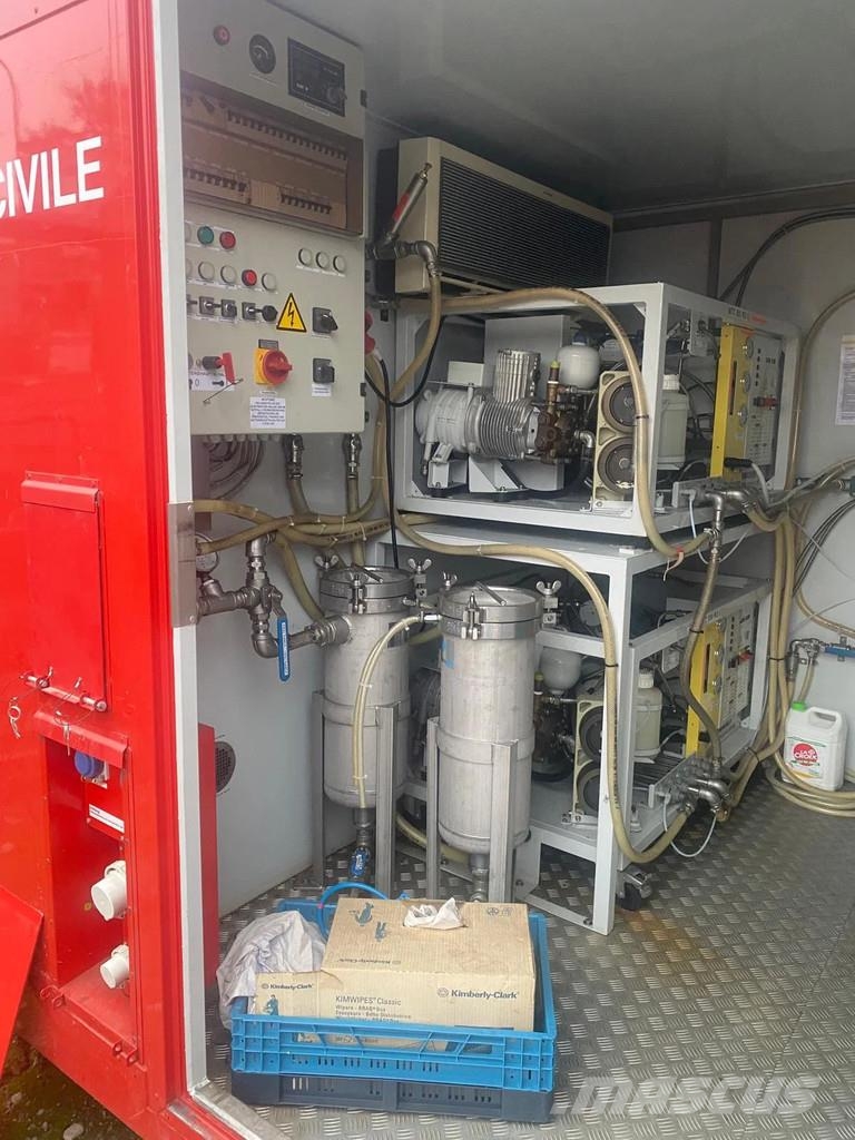 Kärcher Wasseraufbereitungsanlage 3000 Liter Feuerwehr, Re Abrollkipper