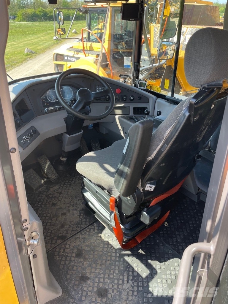 Volvo A30G アーティキュレート式ダンプトラック