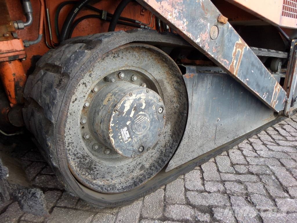 Dynapac F 30 CR Finisseur