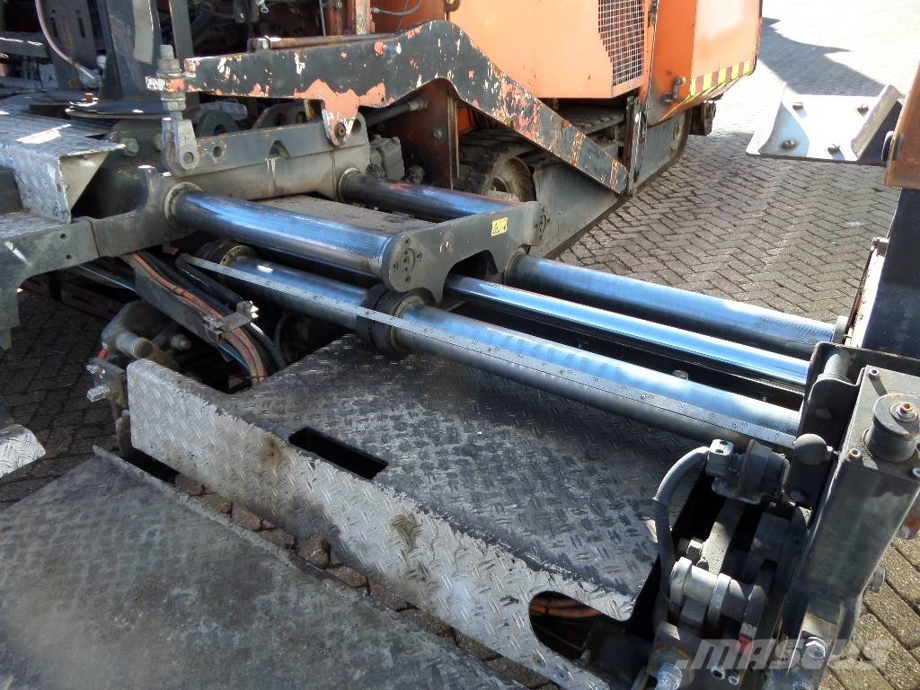Dynapac F 30 CR Finisseur