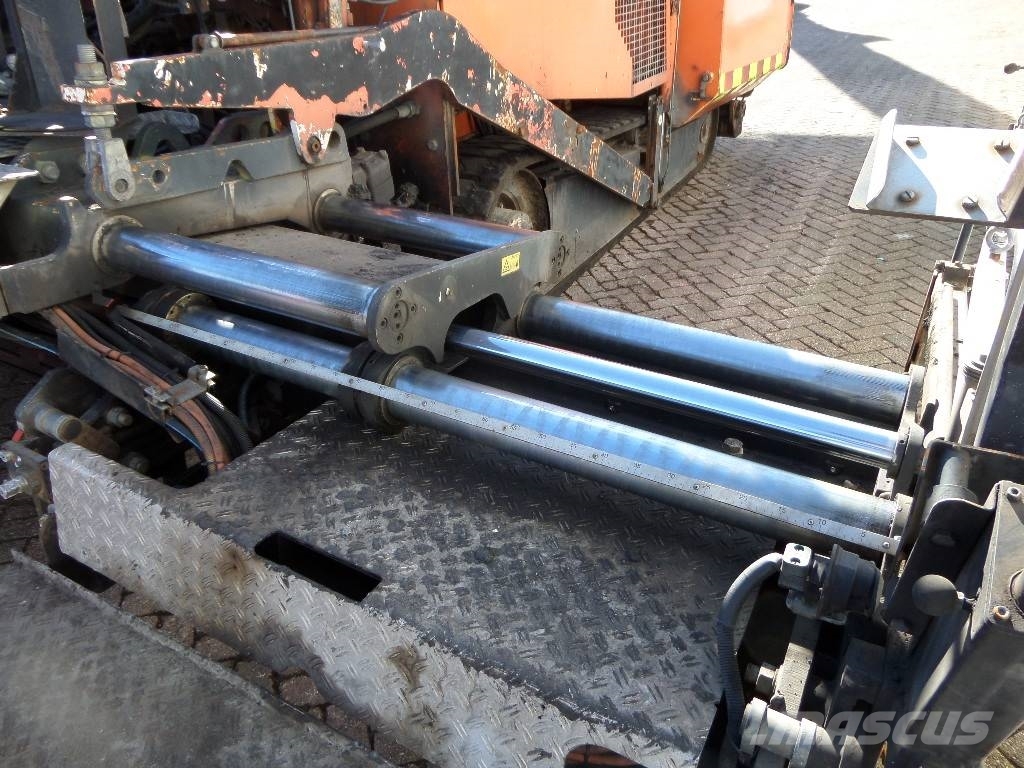 Dynapac F 30 CR Finisseur