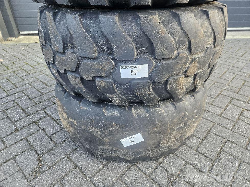 Dunlop 405/70R18 (15.5/70R18)-Tire/Reifen/Band Gume, točkovi i felne