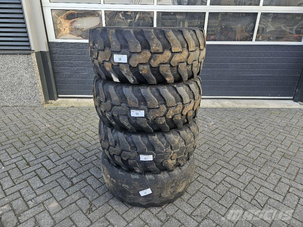 Dunlop 405/70R18 (15.5/70R18)-Tire/Reifen/Band Gume, točkovi i felne