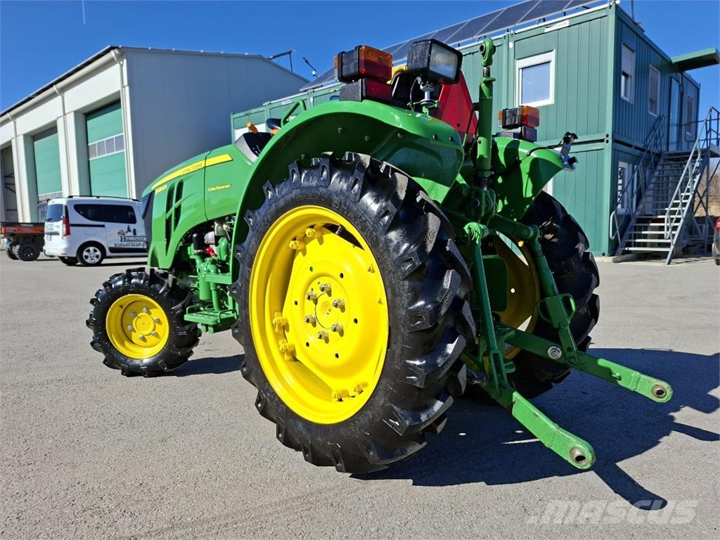 John Deere 3028EN Traktori