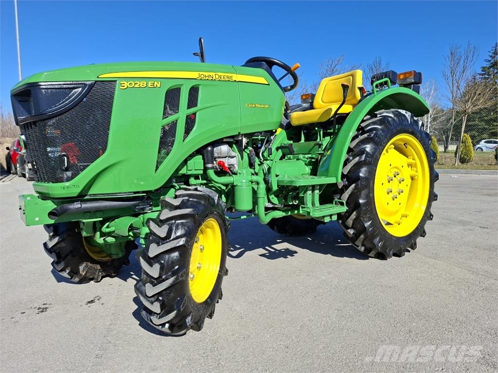 John Deere 3028EN Traktori