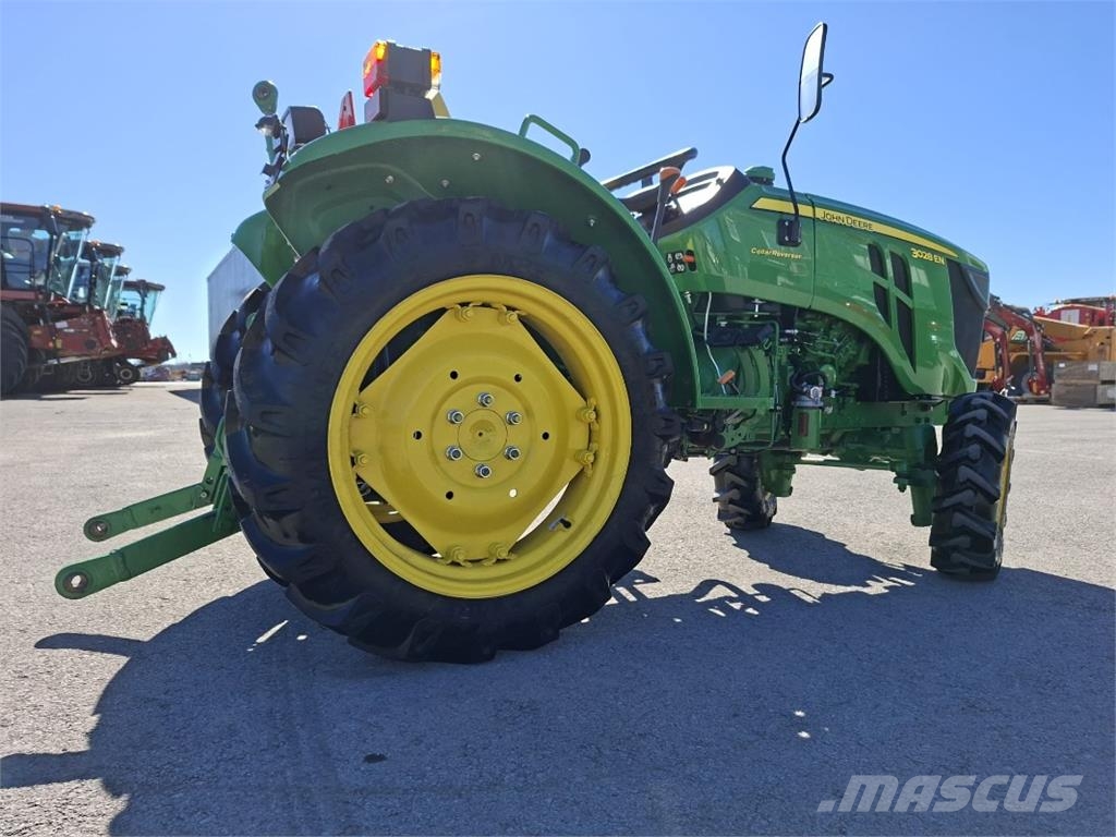 John Deere 3028EN Traktori