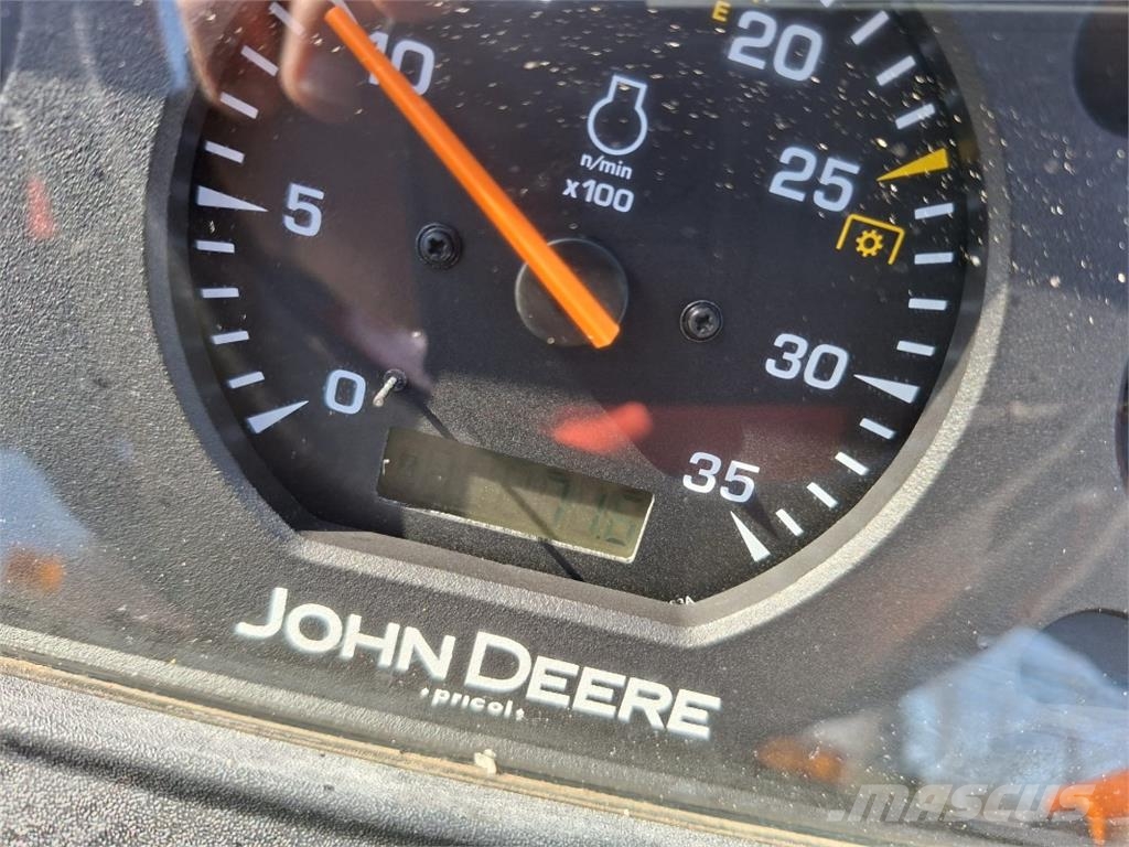 John Deere 3028EN Traktori