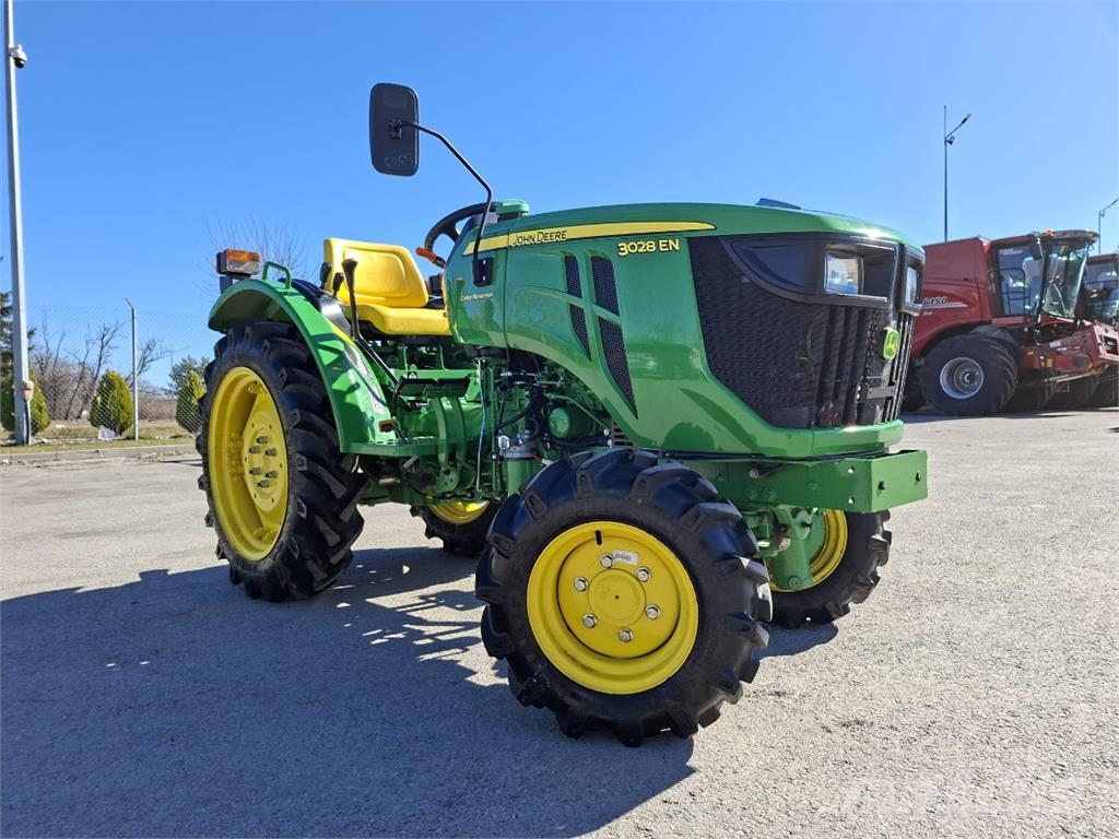 John Deere 3028EN Traktori