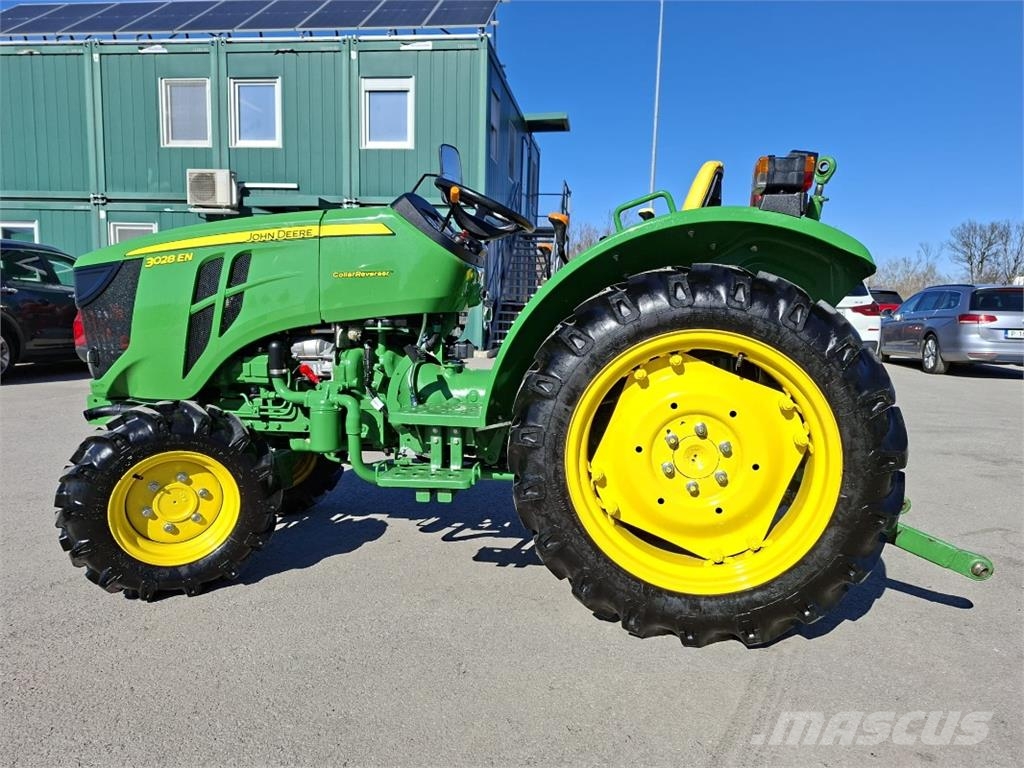 John Deere 3028EN Traktori