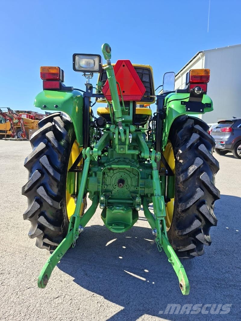 John Deere 3028EN Traktori