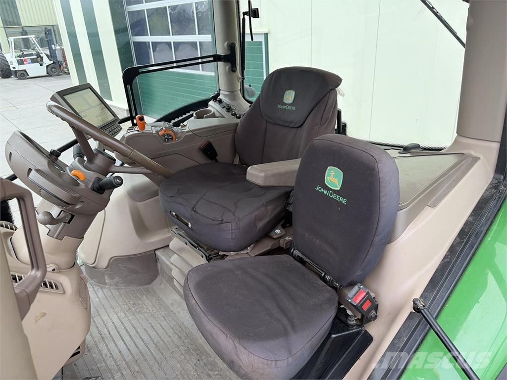 John Deere 6130R Premium AP 50K Tractoren