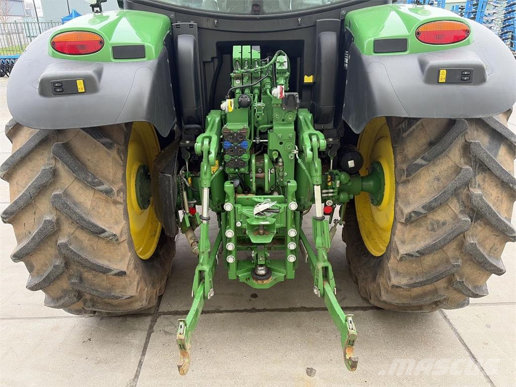 John Deere 6130R Premium AP 50K Tractoren