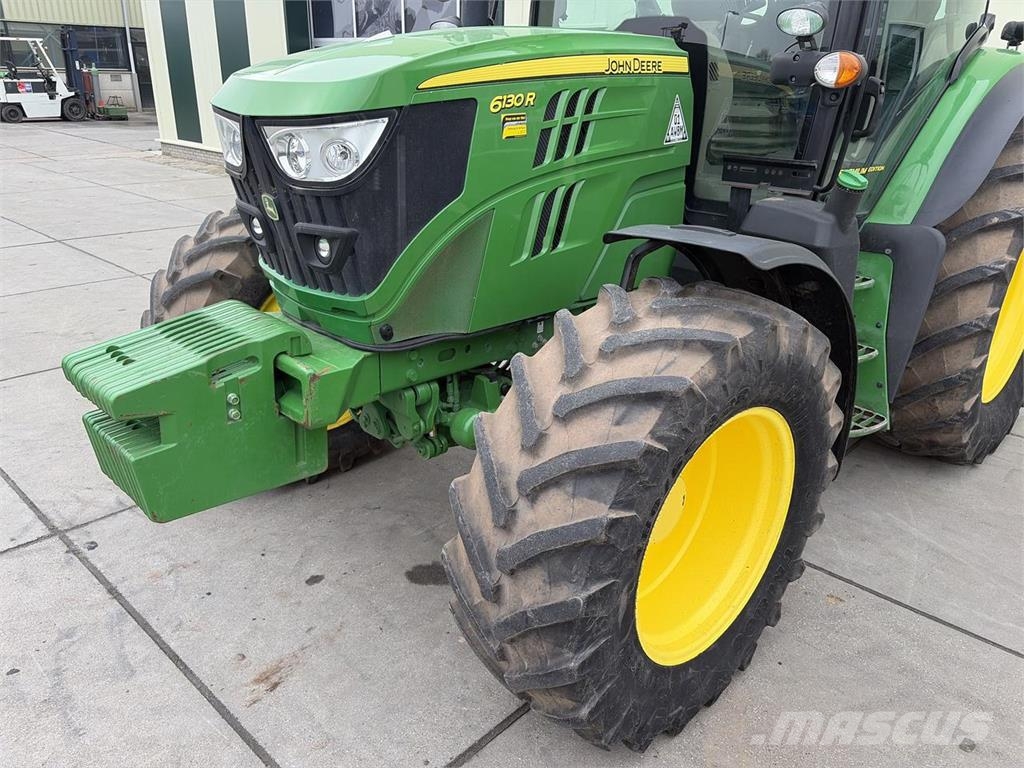 John Deere 6130R Premium AP 50K Tractoren