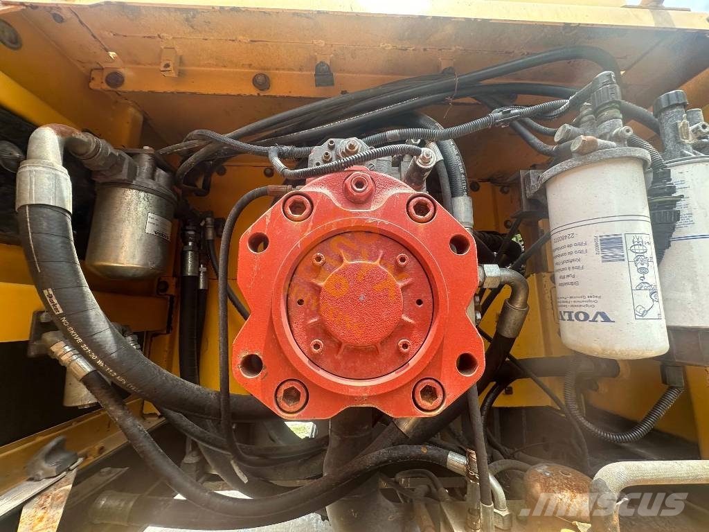 Volvo EC 480 D L Bageri guseničari