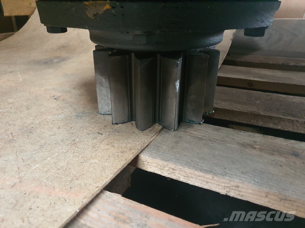 CAT 320 B SLEAWING REDUCER Коробка передач