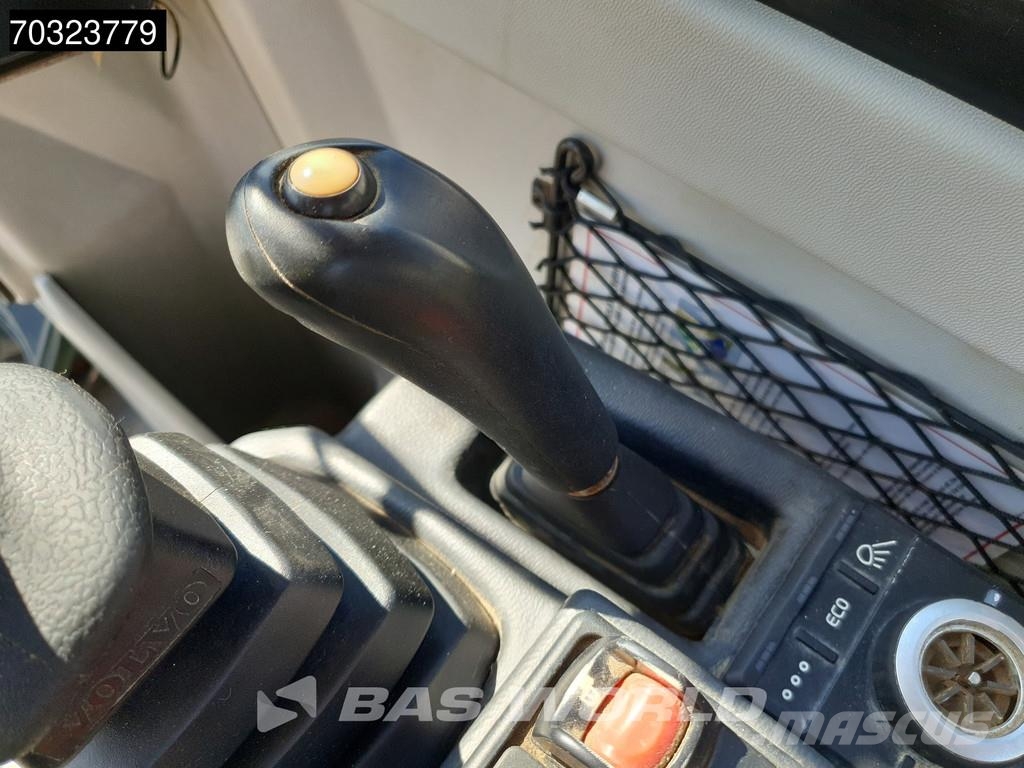 Volvo ECR58 F A/C - 3 Buckets حفارات صغيرة أقل من 7 طن (حفارات صغيرة)