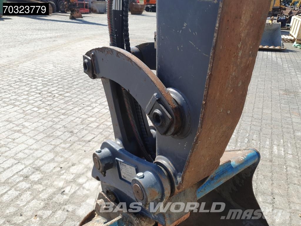 Volvo ECR58 F A/C - 3 Buckets حفارات صغيرة أقل من 7 طن (حفارات صغيرة)