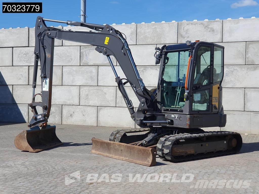 Volvo ECR58 F A/C - 3 Buckets حفارات صغيرة أقل من 7 طن (حفارات صغيرة)