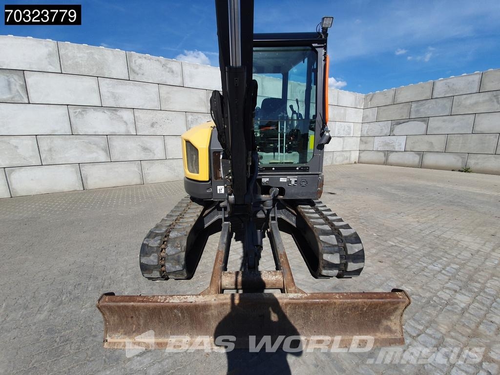 Volvo ECR58 F A/C - 3 Buckets Mini excavatoare < 7t